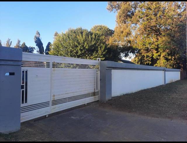 3 BEDROOM HOUSE FOR SALE IN ARCON PARK